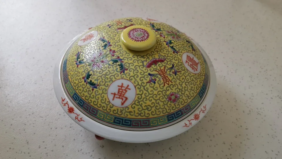 Vintage Chinese Longevity bowls and plates image indicator(2)