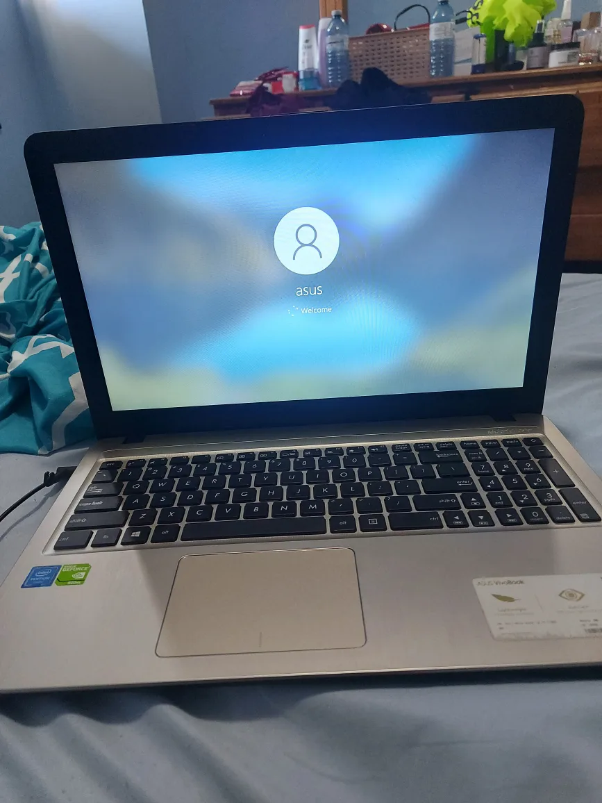 Asus Vivobook laptop thumbnail