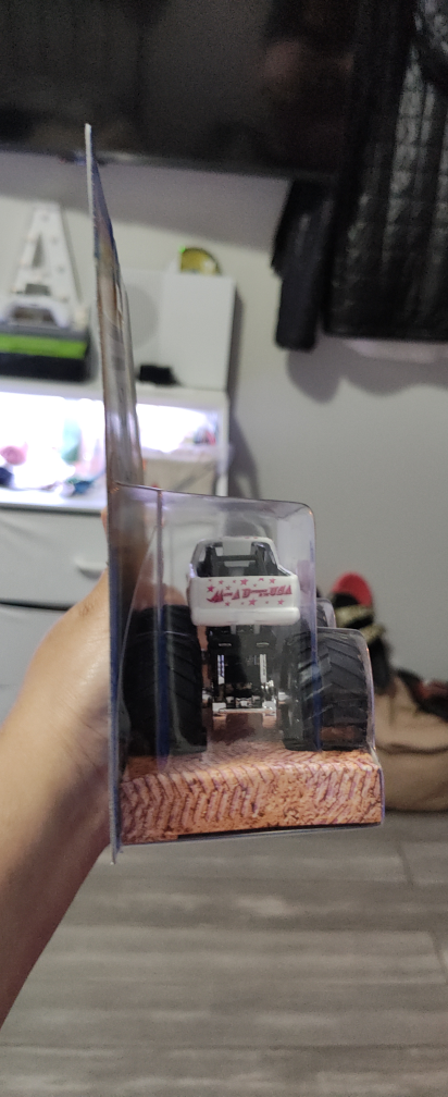 Hot Wheels Monster Jam Madusa 48/80 - photo 4