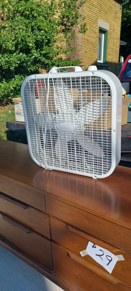 Lasko White Box Fan thumbnail