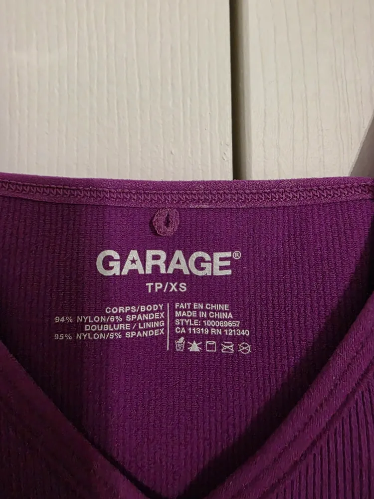 Crop tank purple image indicator(2)