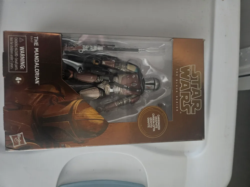 Star Wars The Black Series Mandalorian Action Figure thumbnail