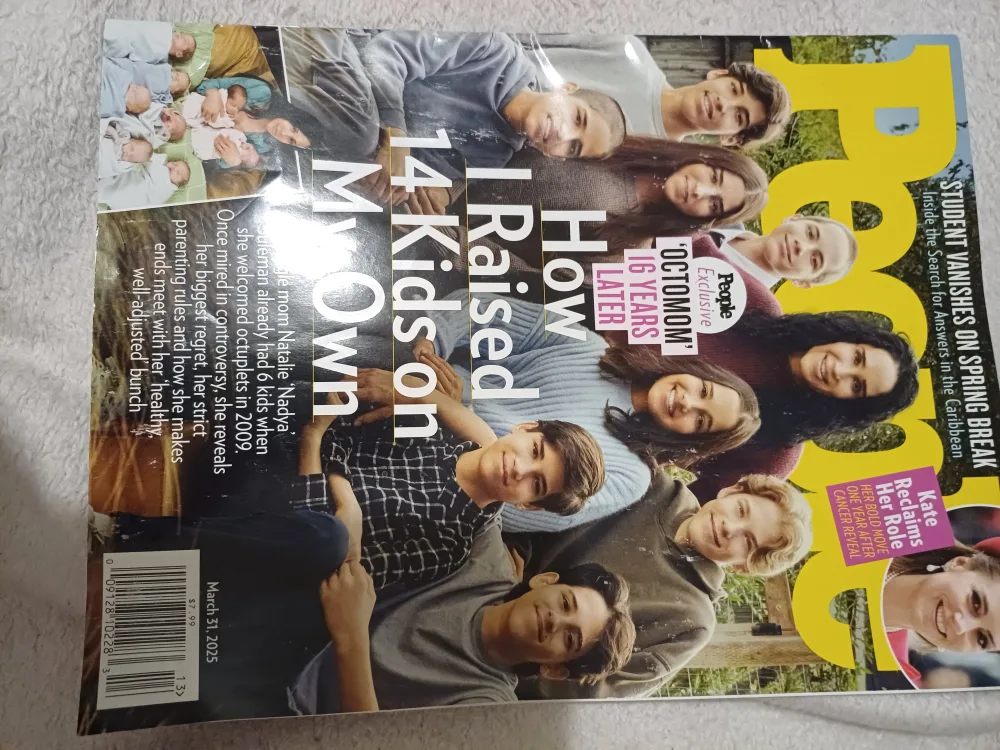 🇨🇦 Free: People Magazine - March 31, 2025 thumbnail