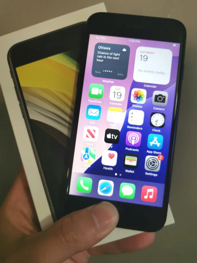 iPhone SE 2020 64G Unlocked thumbnail