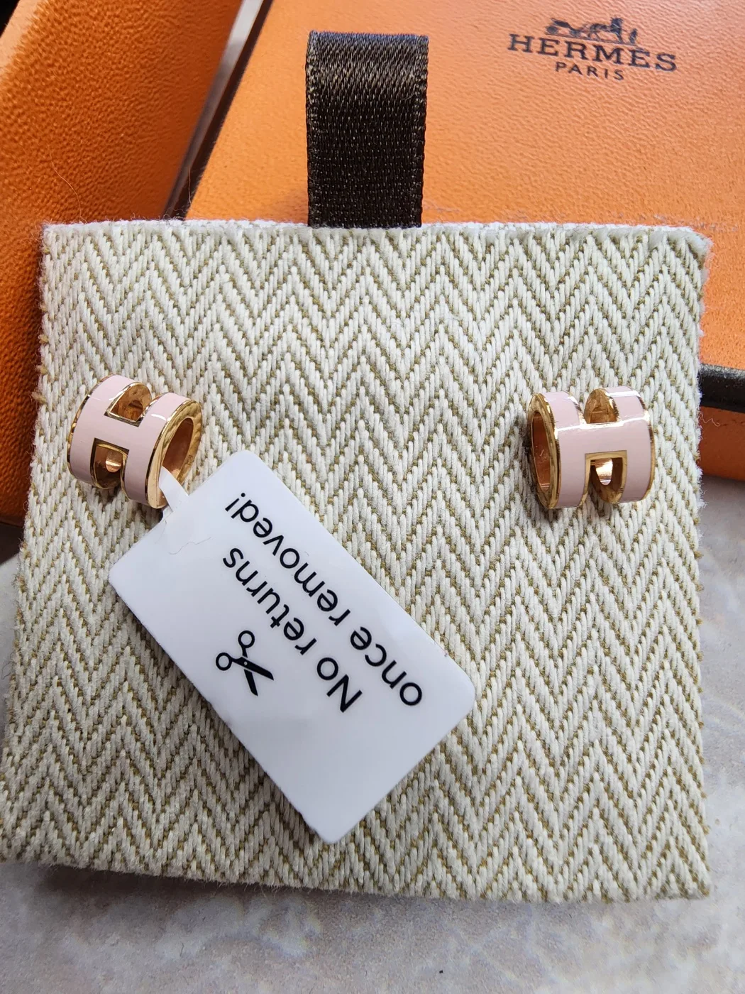 New Hermes Rose Gold Pop H Earrings image indicator(3)