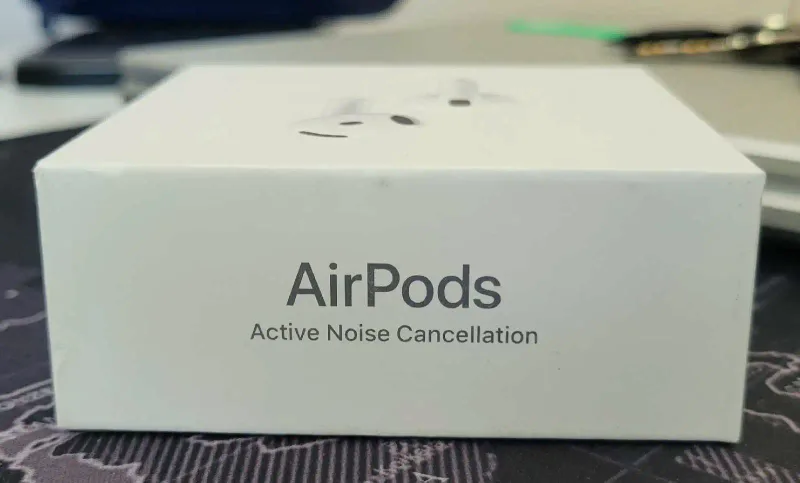 Apple AirPods 4 with Active Noise Cancellation thumbnail