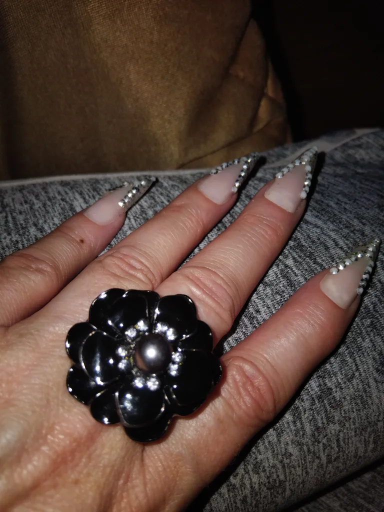 Black Flower Ring thumbnail