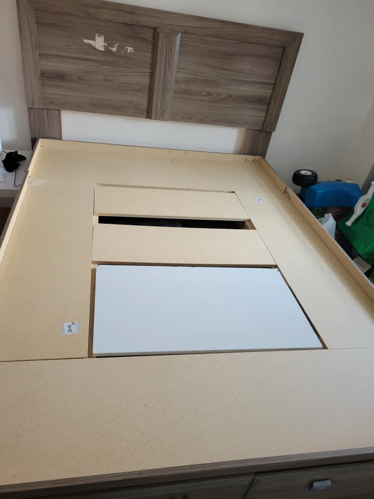 Yorkdale Platform 12 drawer Bed with Headboard image indicator(4)