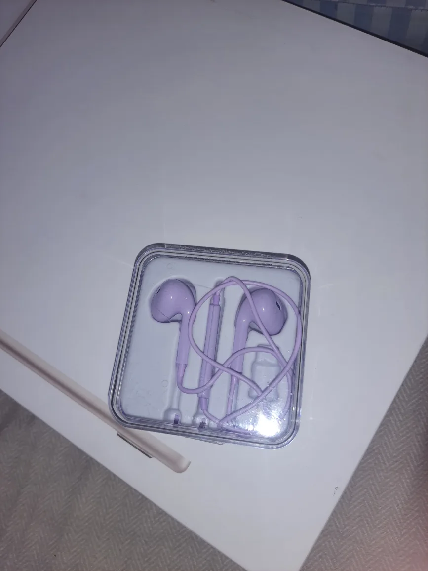 Purple Earphones - Read Description 🇨🇦 thumbnail