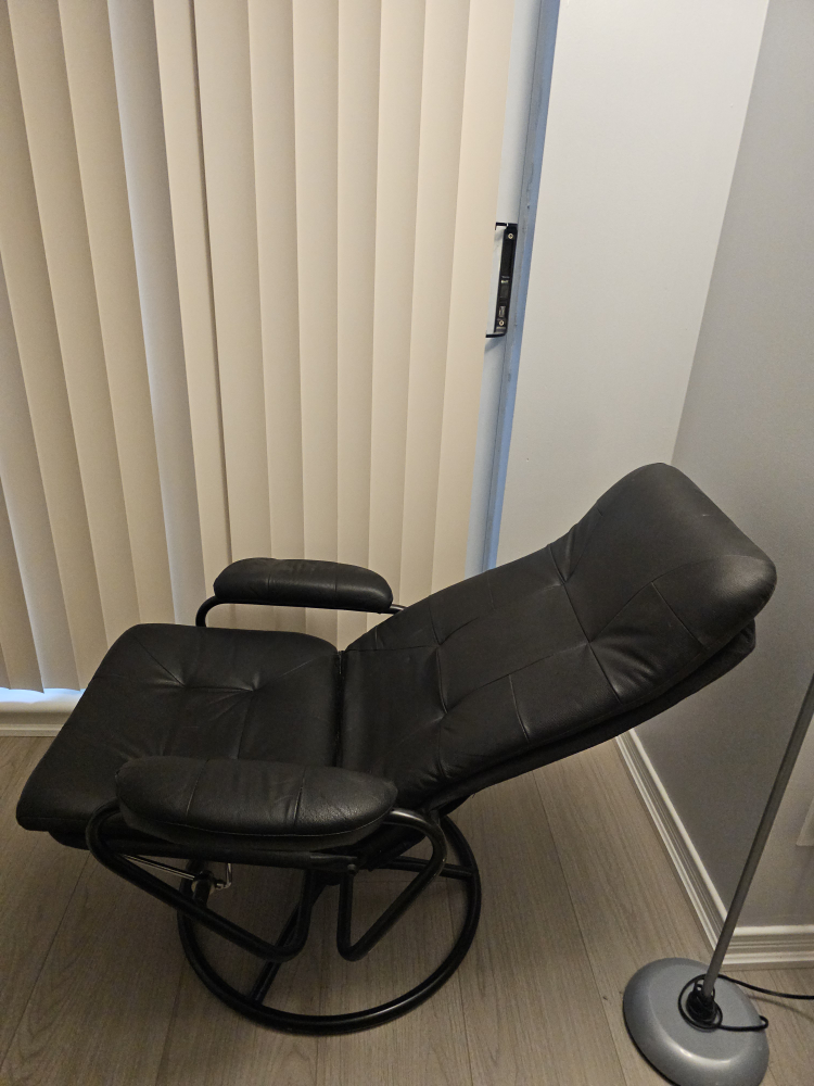 Black Leather Recliner Chair - photo 4