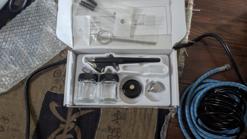airbrush compressor with accessories - photo 4