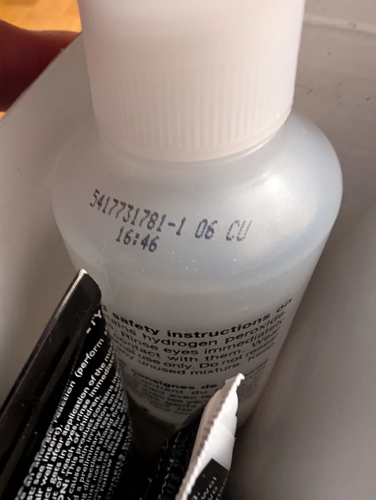 Schwarzkopf Color Ultime 1.4 Sapphire Black Hair Dye image indicator(9)