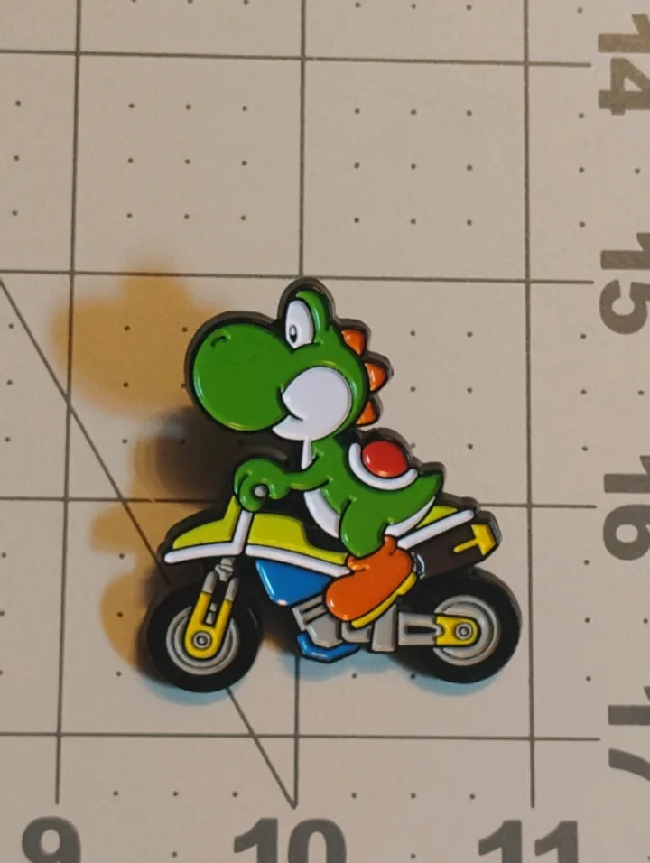 Official Nintendo Mario Kart Enamel Pins/Badge Yoshi thumbnail