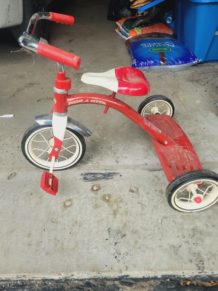 Radio Flyer Tricycle image indicator(2)