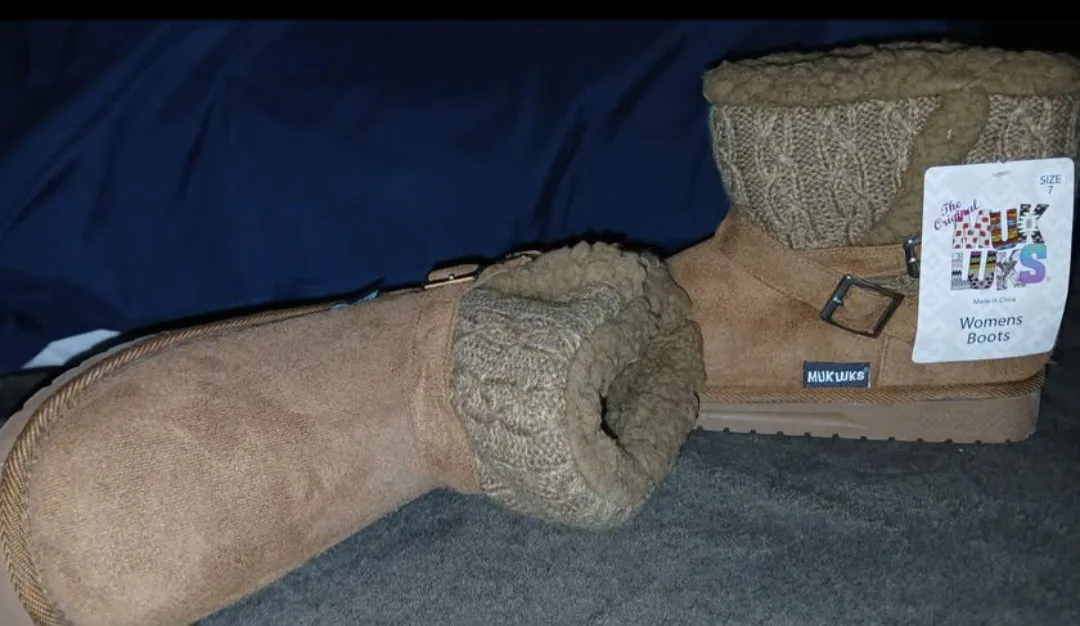 Muk Luks Women's Boots Size 7 thumbnail