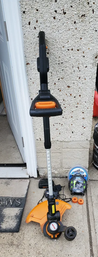 Worx weed trimmer with extras 🇨🇦 thumbnail