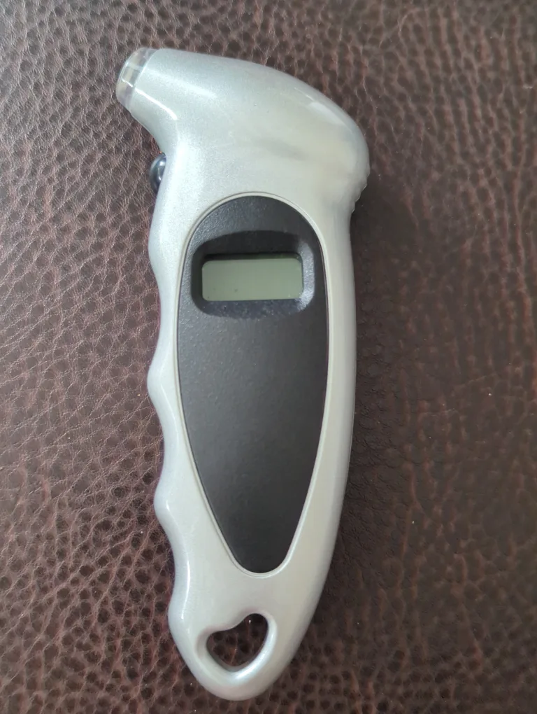 Like New Once Used - Digital Tire Gauge - Car, Truck, Bicycle image indicator(2)