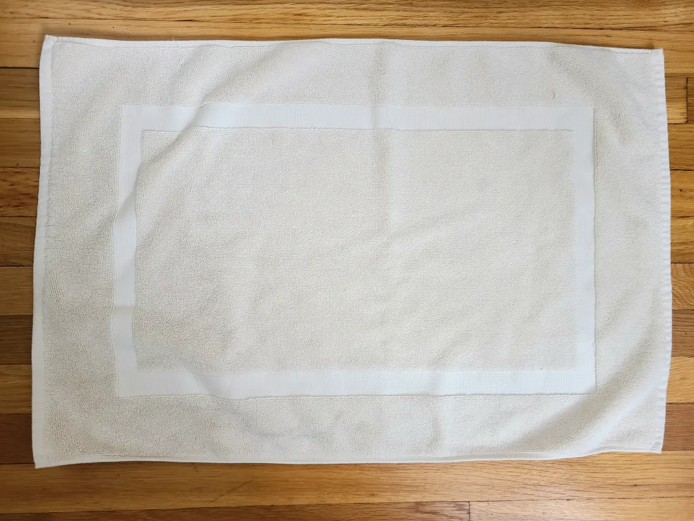 🥕 Beige Bath Mat thumbnail