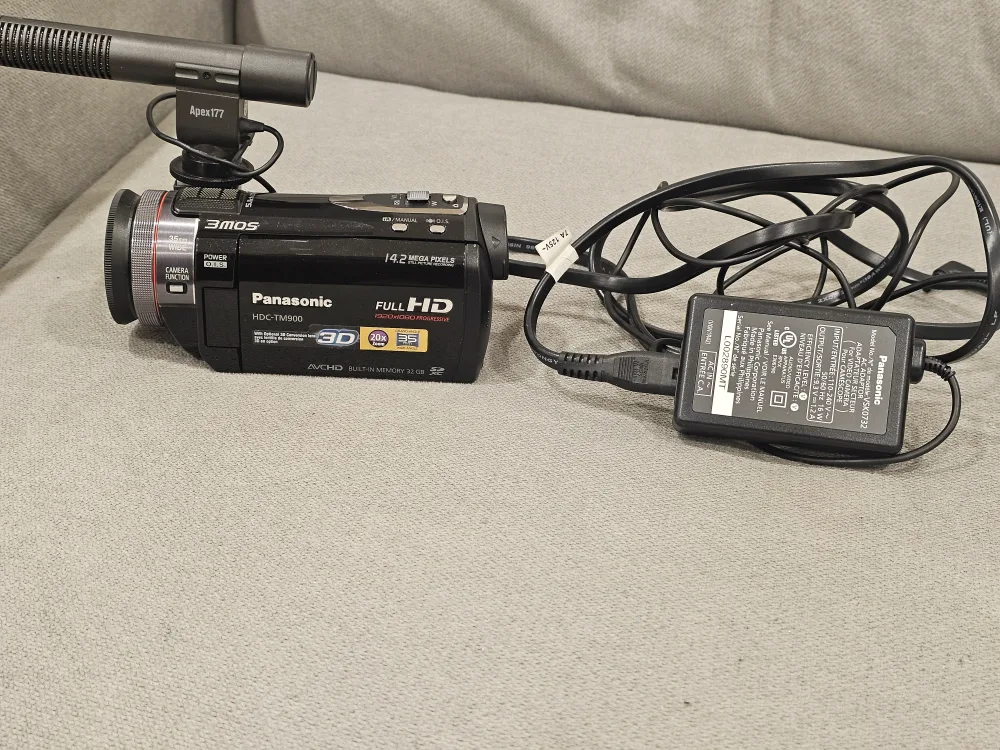 Panasonic HDC-TM900 Full HD 3D Camcorder thumbnail