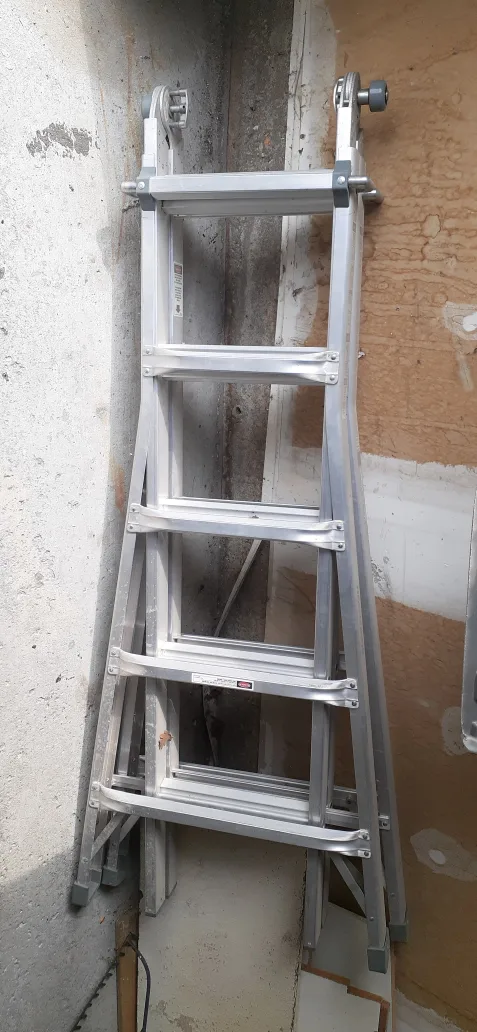 Mastercraft Grade 1A Aluminum Ladder 21 ft-300-lb image indicator(2)