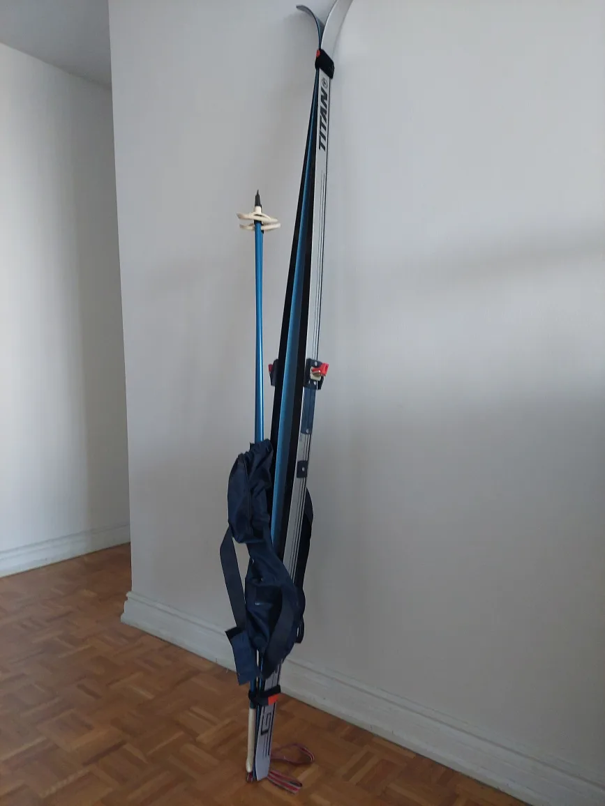 Titan Ski Set with Poles and Bag thumbnail
