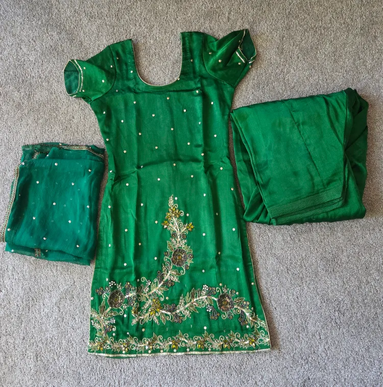 Women Green Salwar Suit thumbnail