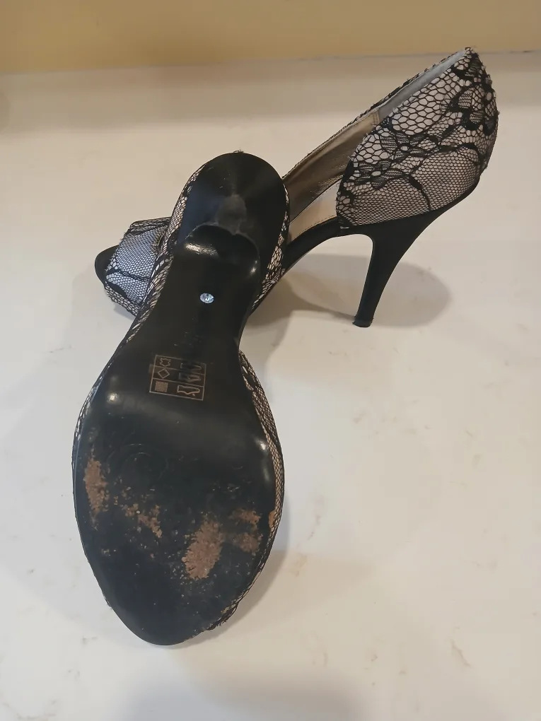Disney Collection - Cinderella Black Lace Heels image indicator(3)