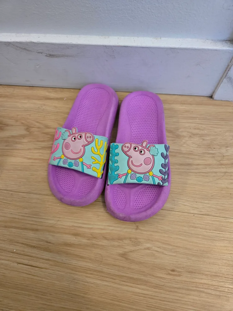 Peppa Pig Purple Slides- Size 7/8 thumbnail