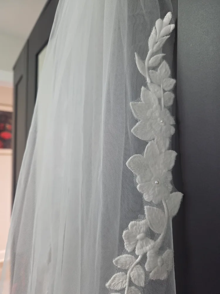 Wedding Veil Bride image indicator(6)