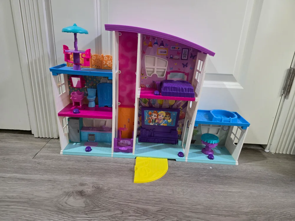 Polly Pocket Doll House