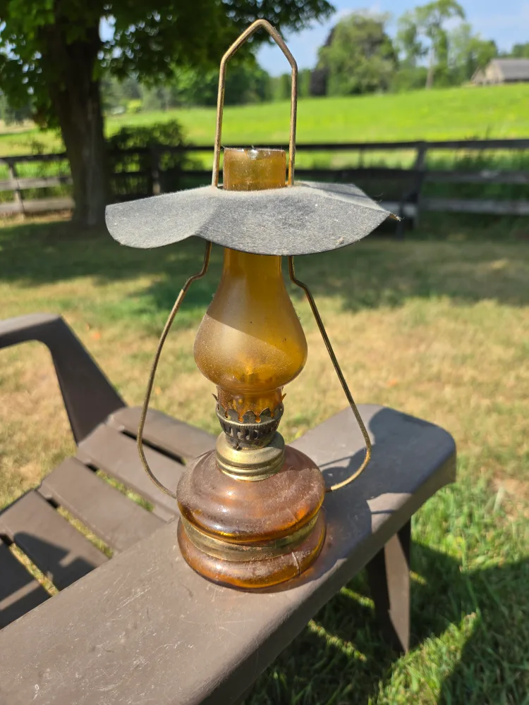 Vintage Amber Glass Oil Lamp image indicator(3)