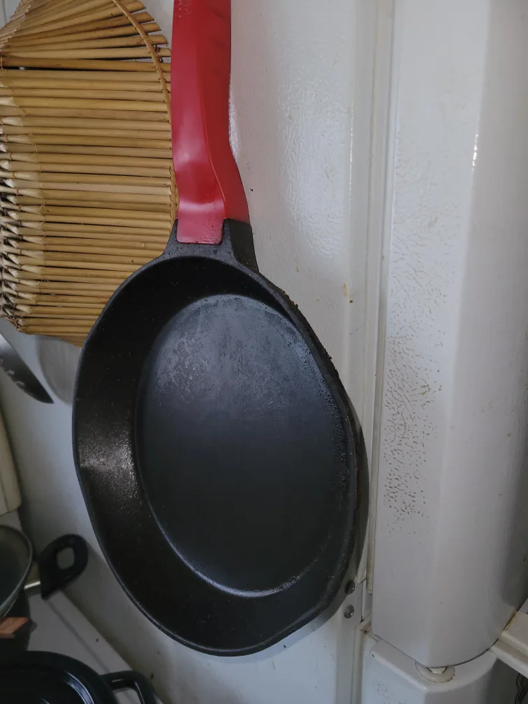 Cast Iron Frying Pan thumbnail