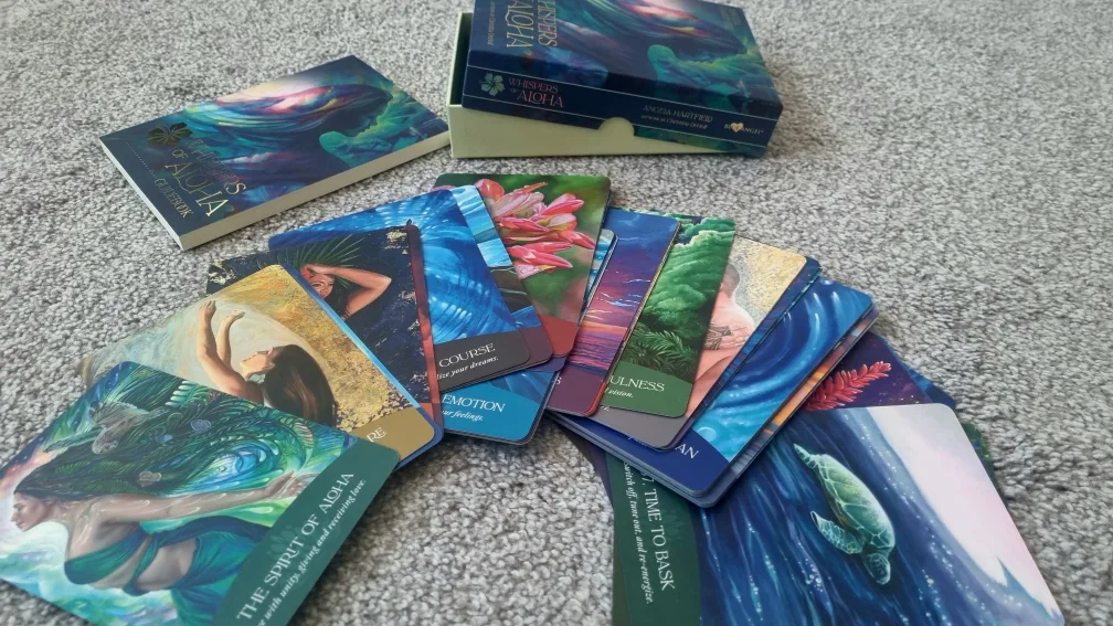 Cards, Whispers of Aloha Oracle thumbnail