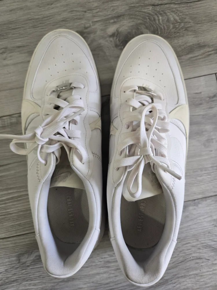 Nike Air Force 1 Platform Shoes - Size 11 image indicator(2)