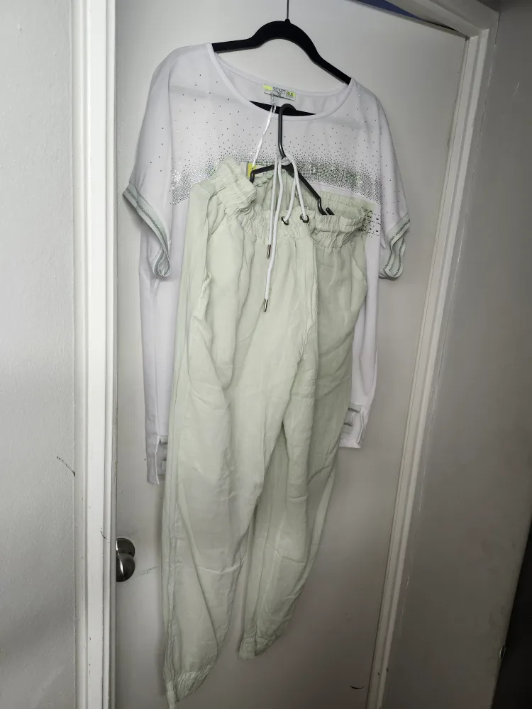 Signet Plus White Track Suit Size 50 thumbnail