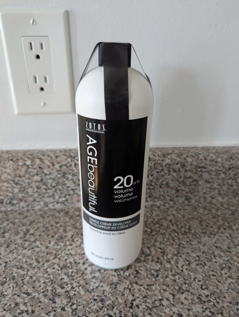 *NEW* 20 Volume Creme Developer thumbnail