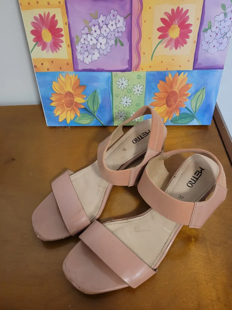 Metro Peach Sandals - Size 37 image indicator(2)
