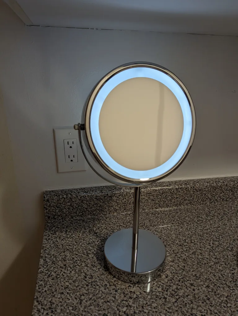 Magnifying Makeup Mirror with LED light thumbnail