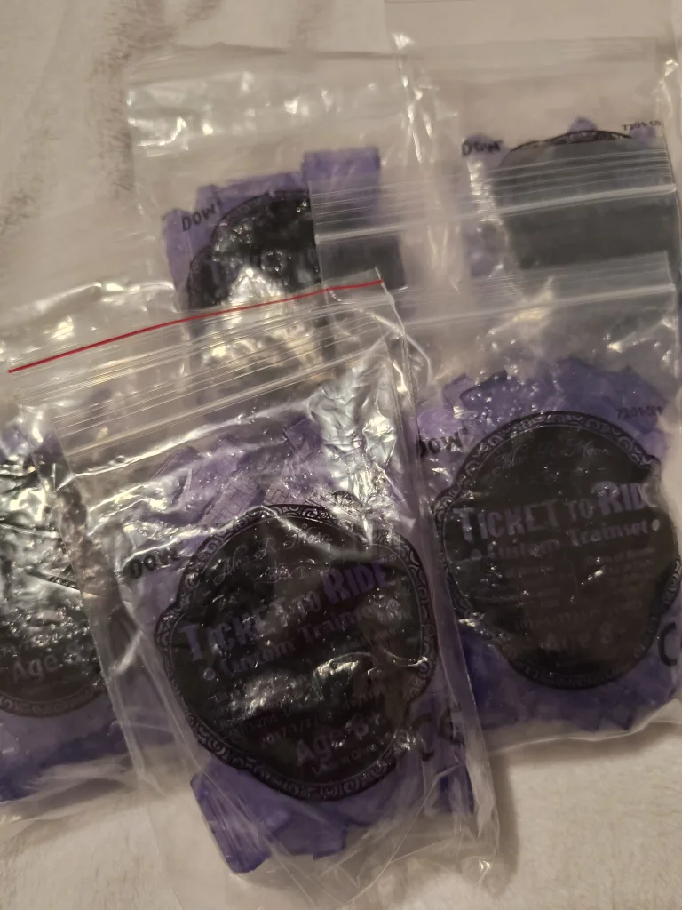 Ticket To Ride - Purple Train Sets - Promo image indicator(4)