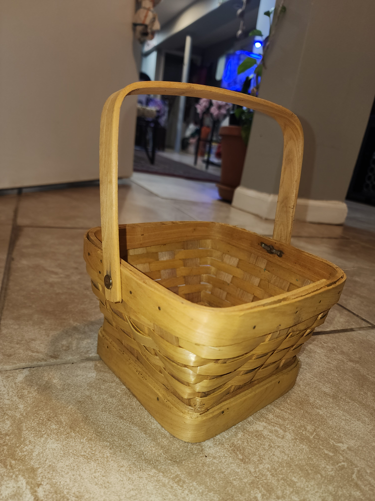 Woven Basket with Handle#freecycle - photo 2