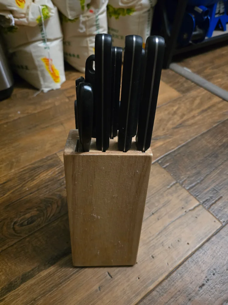 LIVINGbasics knife set thumbnail