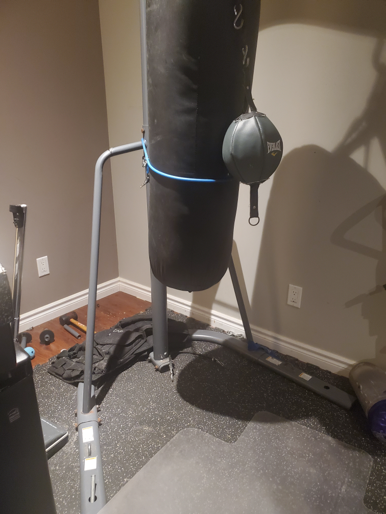 Century Punching Bag with Everlast Speed Bag & Gloves - photo 5