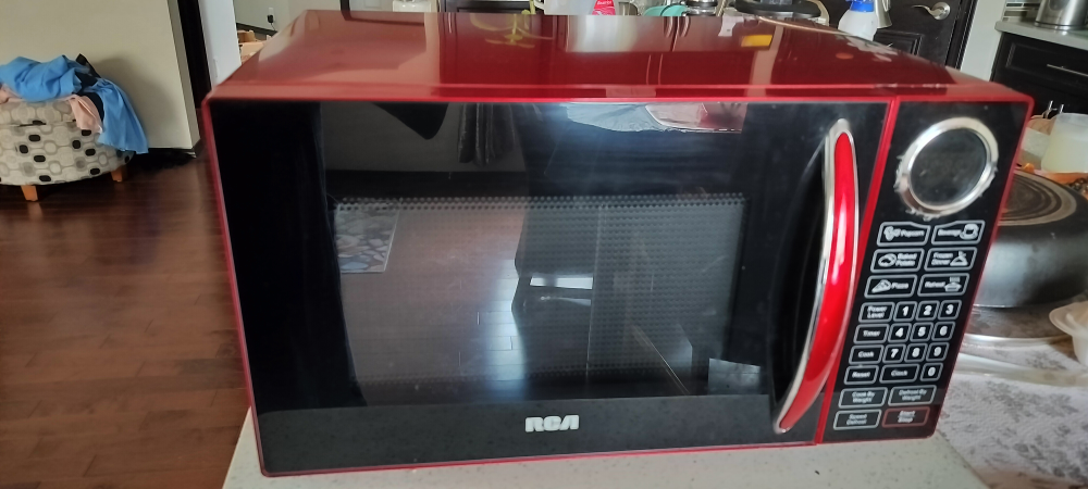 RCA Red Microwave Oven - Model RMW995-RED