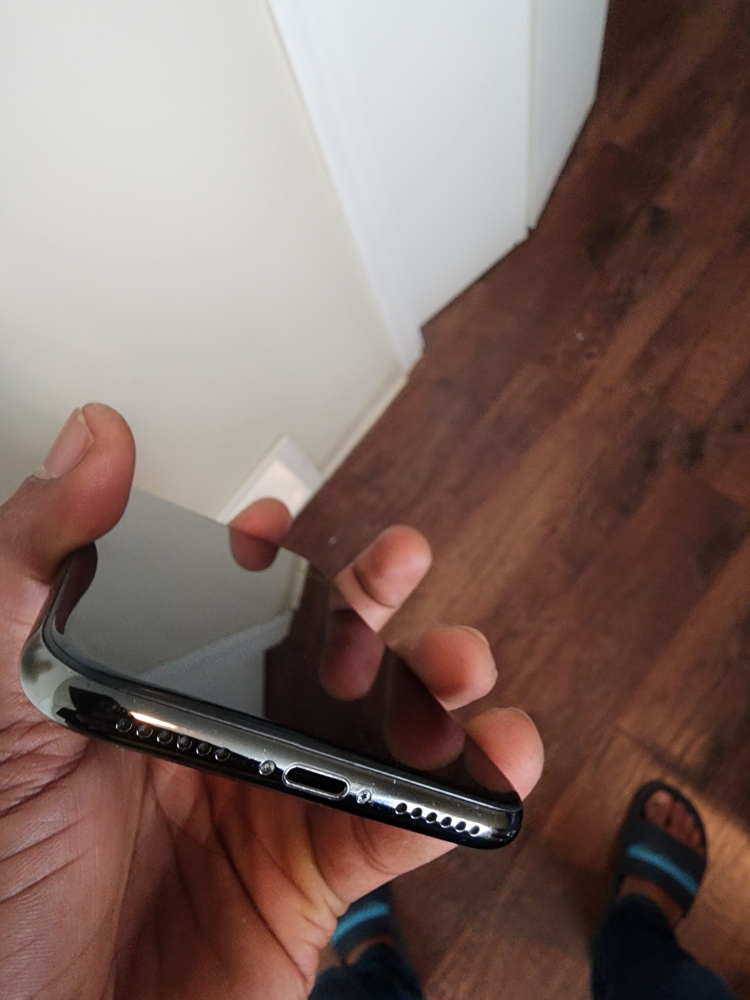 iPhone X - Black - photo 3