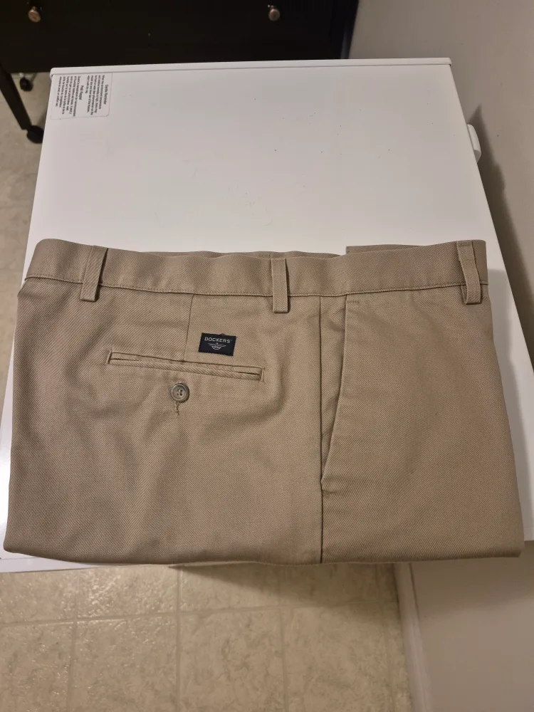 Dockers Khaki Pants Size 36x29 image indicator(4)