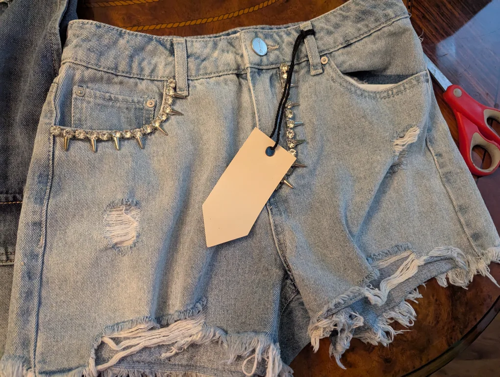 🇨🇦Refuge Cargo Shorts & Banjara Denim Shorts - Size S image indicator(3)