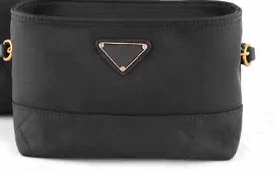 women's Corssbody Bag image indicator(3)