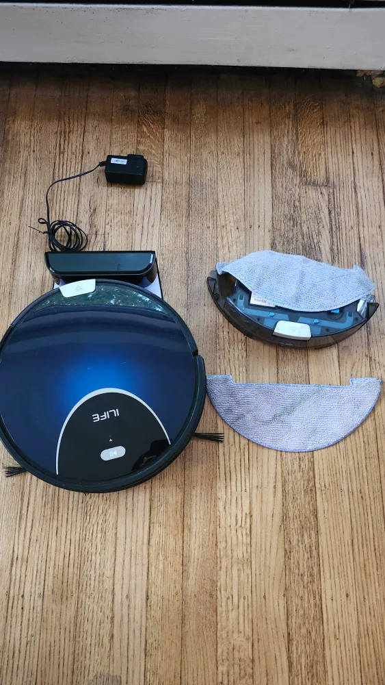 iLife Robot Vacuum Cleaner thumbnail