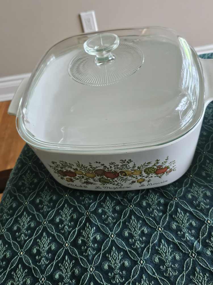 Vintage CorningWare Casserole Dish with Lid - photo 2