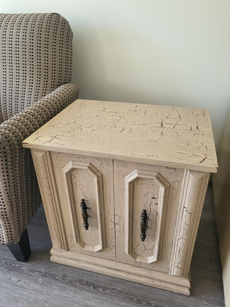 Distressed-style nightstand - photo 2